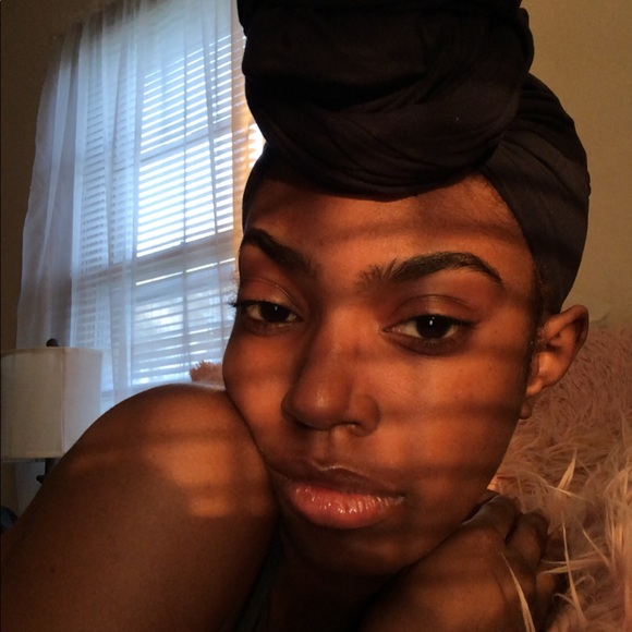 Meet your Posher, Dee - Picture 1 of 1